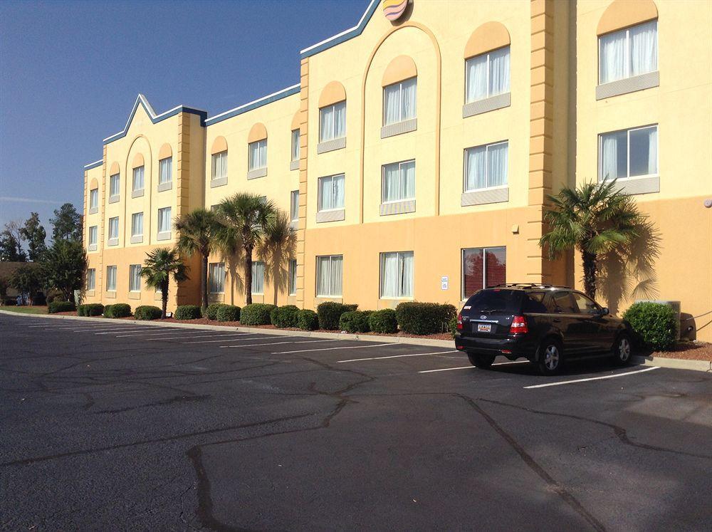 Comfort Inn & Suites Ftjackson Maingate Columbia Exterior photo